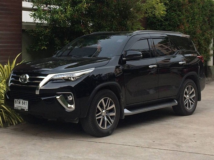 รถ Fortuner 7 ที่นั่ง บริการ รับส่ง ทั่วประเทศไทย 24 ชั่วโมง