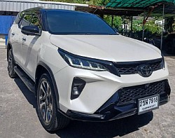 รถฟอร์จูนเนอร์ 7 ที่นั่ง บริการ รับส่ง สนามบิน และ ที่ท่องเที่ยว ต่างๆ ทั่วประเทศไทย 24 ชั่วโมง