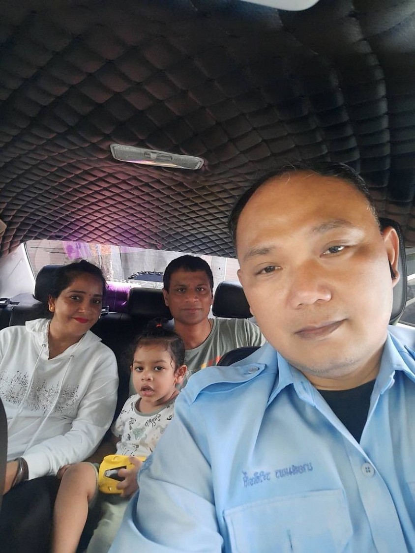 บริการรถเช่าพร้อมคนขับเป็นผู้ชายขับ บริการรับส่งทั่วไทย 24 ชั่วโมง เหมารถไปสนามบิน เหมารถไปต่างจังหวัด เช่ารถพร้อมคนขับ บริการรถเหมารับส่งถึงที่บ้าน